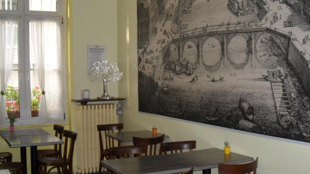 Hotel Jean Bart 巴黎 外观 照片